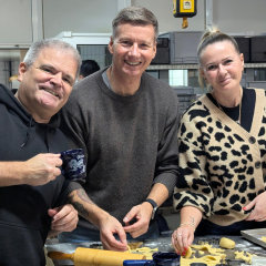 LAN Team beim ausstecken der Plätzchen